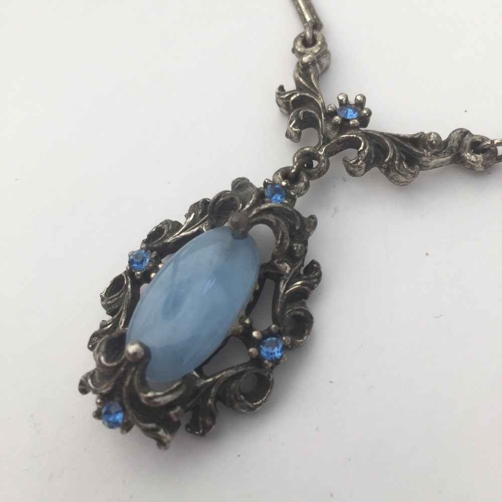 UNIQUE Vintage Estate Blue Pendant Necklace - Picture 2 of 5